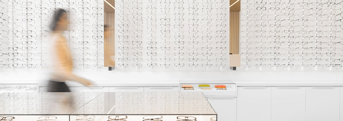 A modern and attractive optical store layout